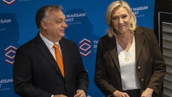 Marine Le Pen (re.) mit Viktor Orban (Bild: AFP)