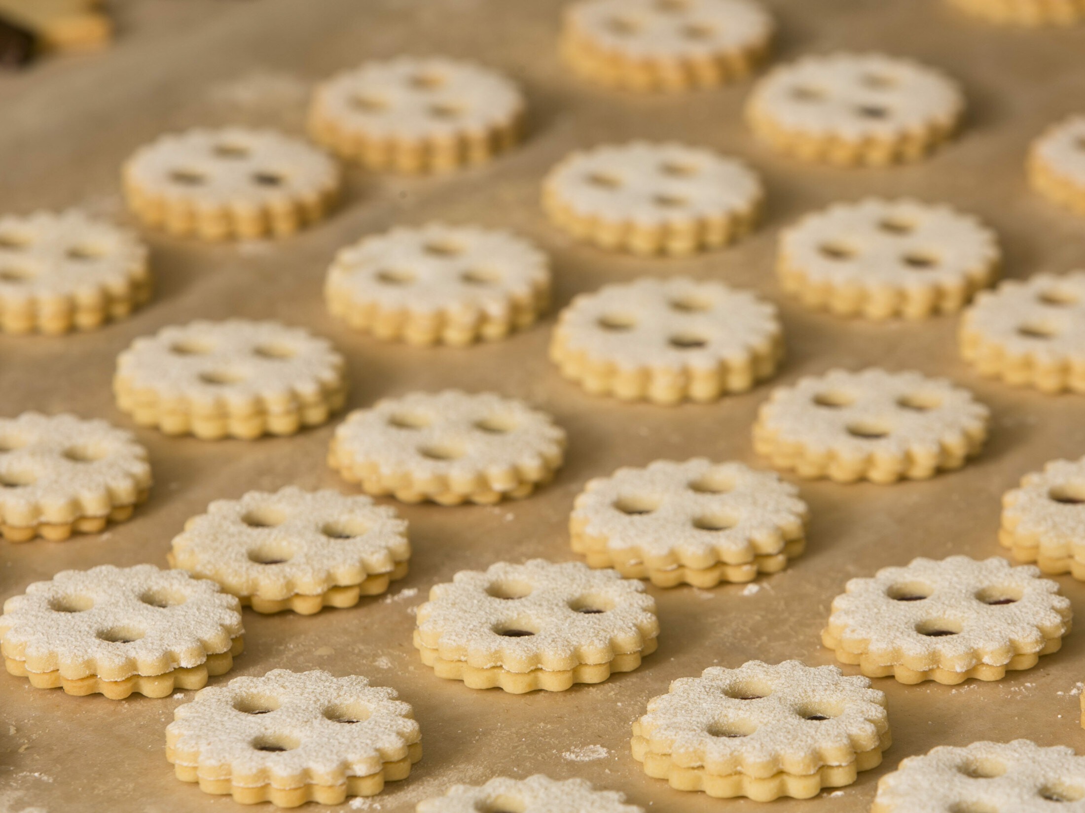 Altes Handwerk - Geheimnisse der traditionellen Weihnachtsbäckerei 