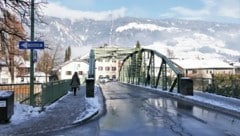 An der Spitalsbrücke wird bald gearbeitet werden. (Bild: Martin Oberbichler)