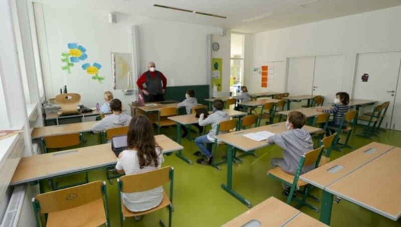 Rund zwei Prozent der Salzburger Klassen sitzen zurzeit in behördlicher Quarantäne. (Bild: Tschepp Markus)