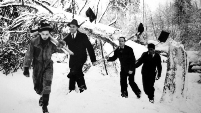 Zehn Arbeiter in Bad Gastein wurden 1973 von einer Lawine verschüttet. (Bild: Museum Gastein/ Repro Konrad Rauscher)