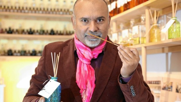 Yogesh Kumar kreiert maßgeschneiderte Parfums für Personen und Unternehmen (Bild: Jöchl Martin)