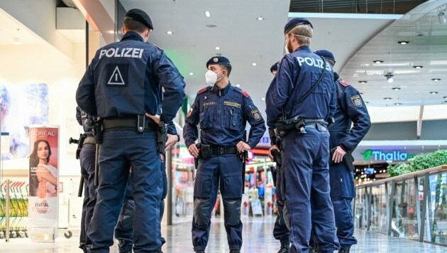25.698 Straftaten hatte die oberösterreichische Polizei im ersten Halbjahr 2021 zu klären. Aufklärungsquote: 65 Prozent. (Bild: Alexander Schwarzl)