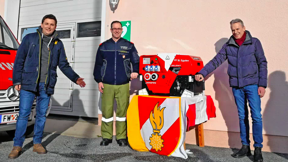 Vbgm. Markus Fantur, Kommandant Thomas Ojster (Feuerwehr St. Egyden) und Bürgermeister Ferdinand Vouk (v.l.). (Bild: Hermann Sobe)