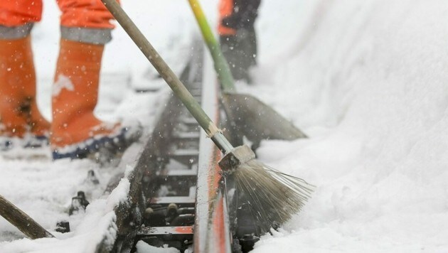 Aufgrund starker Schneefälle kommt es in Kärnten und Osttirol vereinzelt zu Behinderungen im Zugverkehr. (Bild: ÖBB/Muehlanger)