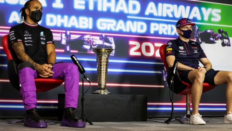 Lewis Hamilton (GBR/ Mercedes) und Max Verstappen (NED/ Red Bull Racing) im Wortkampf. (Bild: GEPA pictures)