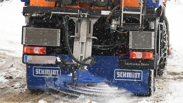 They are now demanding that the city itself adheres to the ban on salt gritting and also monitors the companies it commissions in this regard. (Bild: P. Huber, Krone KREATIV)