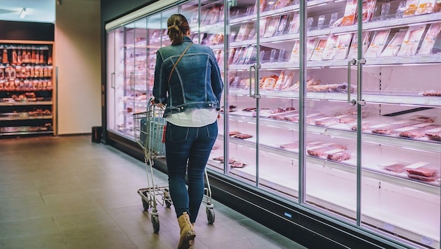 Az a megállapítás, hogy a szupermarketekben kínált hús több mint 90 százalékát gyári tartásból származó sertéshús teszi ki, változatlanul megmarad. (Bild: EXPA/JFK)
