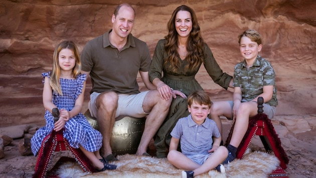 Mit diesem schönen Familienfoto wünschen der Herzog und die Herzogin von Cambridge allen frohe Weihnachten. (Bild: Duke and Duchess of Cambridge)