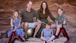 Mit diesem schönen Familienfoto wünschen der Herzog und die Herzogin von Cambridge allen frohe Weihnachten. (Bild: Duke and Duchess of Cambridge)