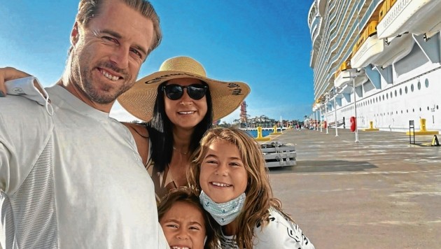 Auf Kreuzfahrt: Oliver Marach mit seiner Familie. (Bild: Marach)