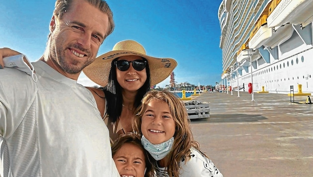 Auf Kreuzfahrt: Oliver Marach mit seiner Familie. (Bild: Marach)