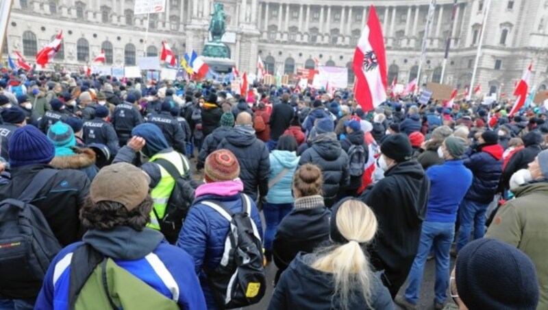 Für die jüngste Corona-Demo in Wien am Samstag hatte vor allem die FPÖ mobilisiert. (Bild: Jöchl Martin)