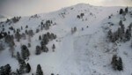 Im felsdurchsetzten Gelände brach das gewaltige Schneebrett. (Bild: zeitungsfoto.at)