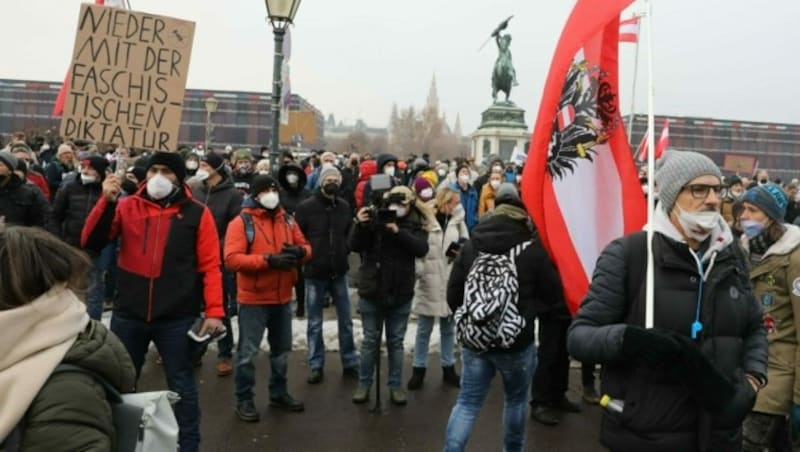 11. Dezember: Zehntausende Demonstranten zogen durch Wien (Bild: Martin Jöchl)