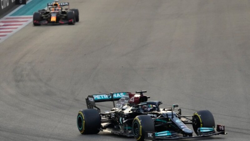 Hamilton vor Verstappen (Bild: Copyright 2021 The Associated Press. All rights reserved)