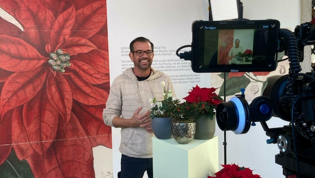 Der Vöcklabrucker Karl Ploberger beim Dreh des Adventvideos. (Bild: Kultur GmbH)