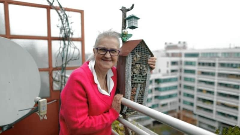 Maria Wächter baut Insektenhotels. (Bild: Gerhard Bartel)