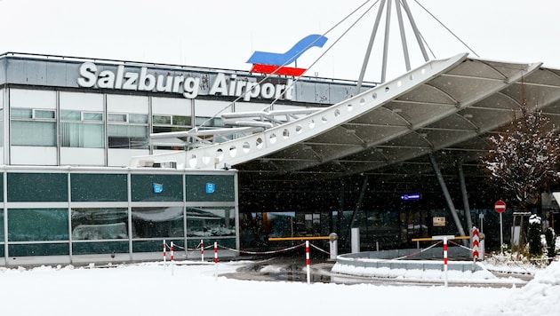 Der Omikron-Fall aus dem Pinzgau kam mit dem Flugzeug nach Salzburg – zu Herkunftsland und Reiseroute hüllt man sich in Schweigen. (Bild: Tschepp Markus)