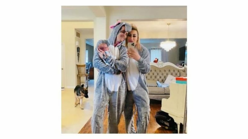 Sie zeigen ihr Glück! Aaron Carter und seine Partnerin Melanie Martin mit Baby Prince Lyric. (Bild: Instagram.com/aaroncarter)