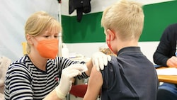Die Regierung appelliert weiterhin, sich impfen zu lassen. Strafen für Verweigerer gibt es aber vorerst keine! (Bild: Patrick Huber)