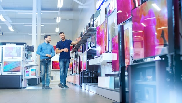 Beim Kauf von Fernsehern und Monitoren sind höhere Preise zu befürchten. (Bild: stock.adobe.com)