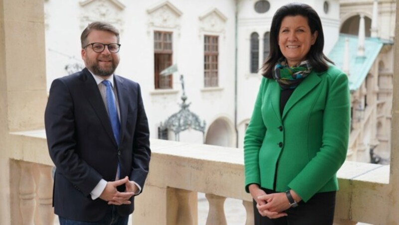 SPÖ-Klubobmann Hannes Schwarz (SPÖ) und ÖVP-Klubobfrau Barbara Riener (ÖVP) (Bild: SPÖ Steiermark)