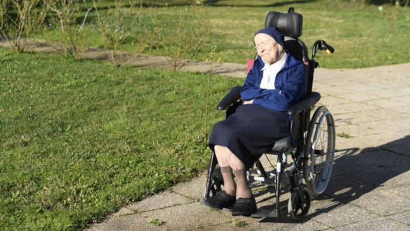 Schwester André ist nun der älteste Mensch der Welt - sie hat kürzlich eine Corona-Infektion überstanden. (Bild: AFP)