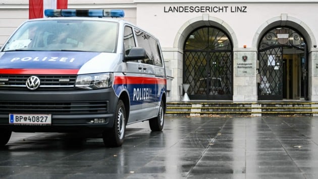Der Schlepperprozess fand im Landesgericht Linz statt (Bild: Alexander Schwarzl)