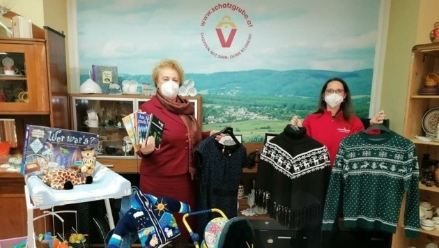 Volkshilfe-Präsidentin Verena Dunst in dem von der Volkshilfe initiierten Shop. Hier gibt es Sachen ab 50 Cent. (Bild: Büro Dunst)