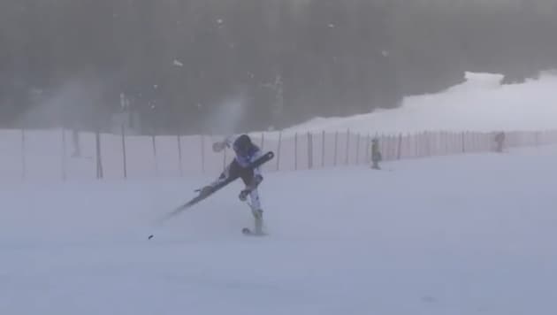 Dieser Sturz wurde dem 20-jährigen Noel Zwischenbrugger am 20. Dezember zum Verhängnis. Nur dreieinhalb Wochen später, gibt er heute sein Comeback. (Bild: Screenshot/Instagram Noel Zwischenbrugger)