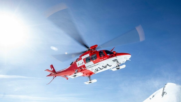 Der Rettungshelikopter der Schweizer Flugwacht konnte den Mann nur mehr tot bergen. (Bild: ©Andrea Badrutt)