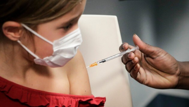 St. Veit liegt bei der Durchimpfungsrate mit 70,91 Prozent klar auf Platz eins. (Bild: GEOFFROY VAN DER HASSELT / AFP)