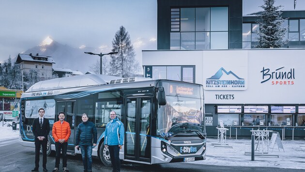 Ab 25. Dezember gibt es in Kaprun den ersten elektrobetriebenen Skibus in ganz Österreich. (Bild: EXPA Pictures ©️ Stefanie Oberhauser)