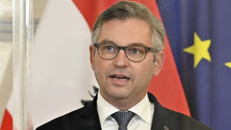 Finanzminister Magnus Brunner (ÖVP) wird nahegelegt, sich aus den Erhebungen herauszuhalten. (Bild: APA/HANS PUNZ)