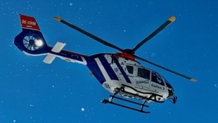 Hubschraubereinsatz im Skigebiet Golm in Vorarlberg. (Bild: Bergrettung Vorarlberg, Wucher Helicopter)