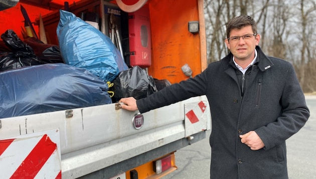 Seit Landesrat Gruber den Verkauf der Geräte und Fahrzeuge Richtung Dorotheum umgestellt hat, ist der Erlös fürs Land fünfmal so hoch. (Bild: Büro LR Gruber/Posch)