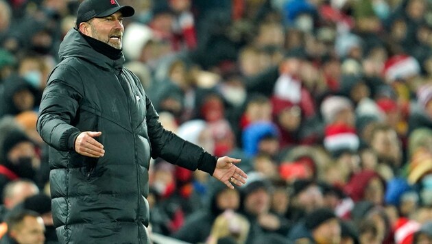 Liverpool-Trainer Jürgen Klopp: „In der jetzigen Situation darauf zu bestehen, Spiele innerhalb von zwei Tagen auszutragen, fühlt sich falsch an.“ (Bild: AP)
