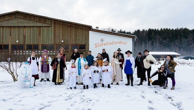 Am 14. Dezember wurde am Sterntalerhof in Kitzladen gedreht. Mehr als 30 Personen wirkten mit. (Bild: Sterntalerhof/Stephan Zwiauer)