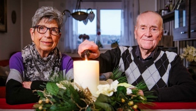„Das Schönste ist, Weihnachten mit einem Kind zu erleben, das noch ans Christkind glaubt“, erinnern sich Herta und Peter Kilian gern zurück. Bald 60 Jahre sind die beiden nun verheiratet. (Bild: Einöder Horst)