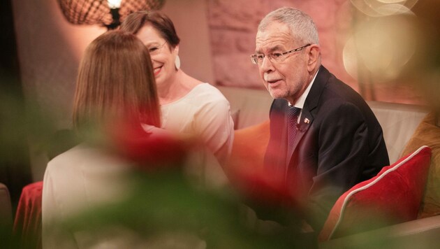 Der Bundespräsident appellierte im Rahmen der Weihnachtsfeierlichkeiten für den Zusammenhalt. (Bild: APA/BUNDESHEER/PETER LECHNER)