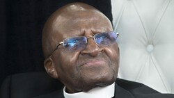 Der Bischof war ein Weggefährte von Nelson Mandela. (Bild: AFPAPA/AFP/Rodger BOSCH)