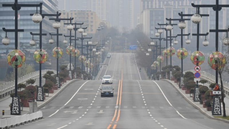 Die Straßen in Xi‘an sind praktisch menschenleer. (Bild: Shao Rui/Xinhua via AP)