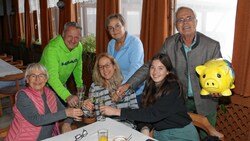 Luis Farmer mit Familie Enzinger, Stammgäste aus Deutschland (Bild: Christian Jauschowetz)