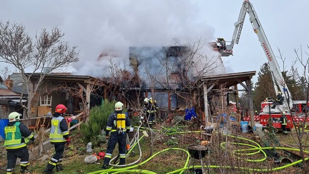 Beim Brand in Möllersdorf wurde das Haus der dreiköpfigen Familie vollständig vernichtet. (Bild: Stefan Schneider)