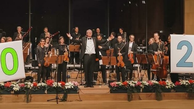 Das Tiroler Kammerorchester bedankt sich für die Treue und wünscht für 2022 vor allem viel Gesundheit und Zufriedenheit. (Bild: Irene Rabeder)