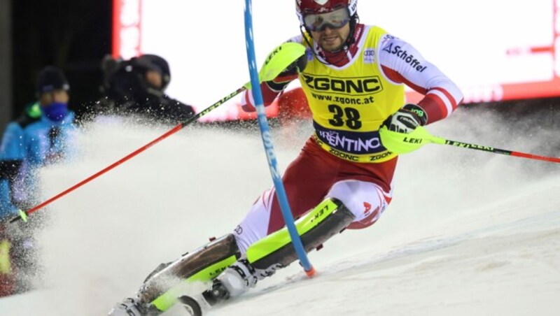 Beim Slalom in Madonna überzeugte Johannes Strolz mit der elfbesten Laufzeit in Durchgang eins. (Bild: EPA)