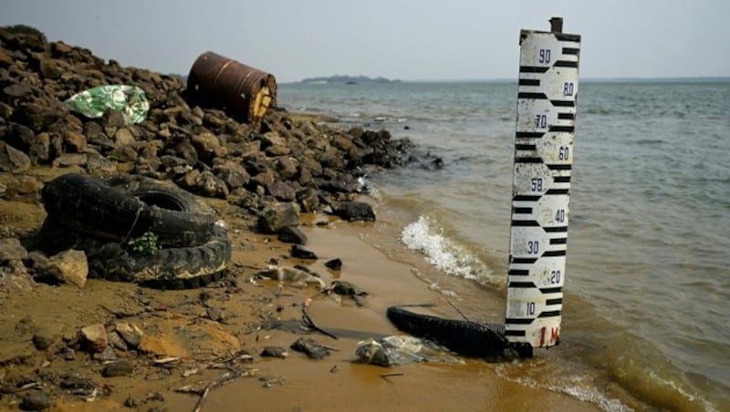 Der Fluss Parana, der durch Brasilien, Paraguay und Argentinien verläuft, erreichte im heurigen Sommer einen historischen Tiefstand. (Bild: APA/AFP/JUAN MABROMATA)