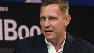 Der US-Milliardär Peter Thiel wurde als Mitgründer des Bezahldienstes PayPal reich und gilt als ...