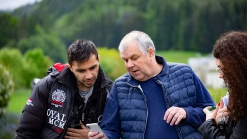 Produzent ist der Annenheimer Wolfram Winkler (linkes Bild; r.). Der erste Film des Jahres wird im bayerischen Plattling gedreht. (Bild: Wolfram Winkler)